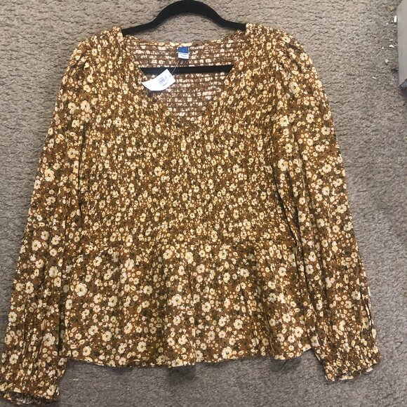 Smocked Long-Sleeve V-Neck Blouse Size L New with Tag - Picture 6 of 6